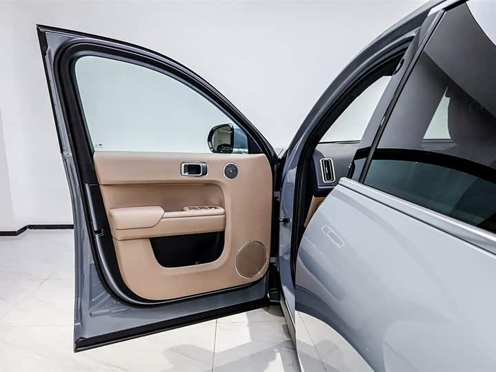 Фото 8 - LiXiang L7