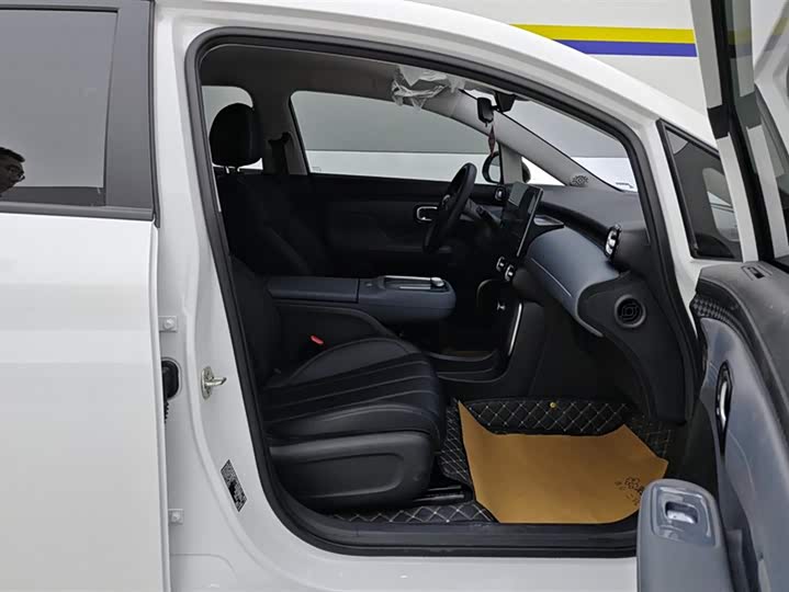 Фото 8 - GAC Aion UT