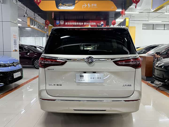 Фото 5 - Buick GL8 ES