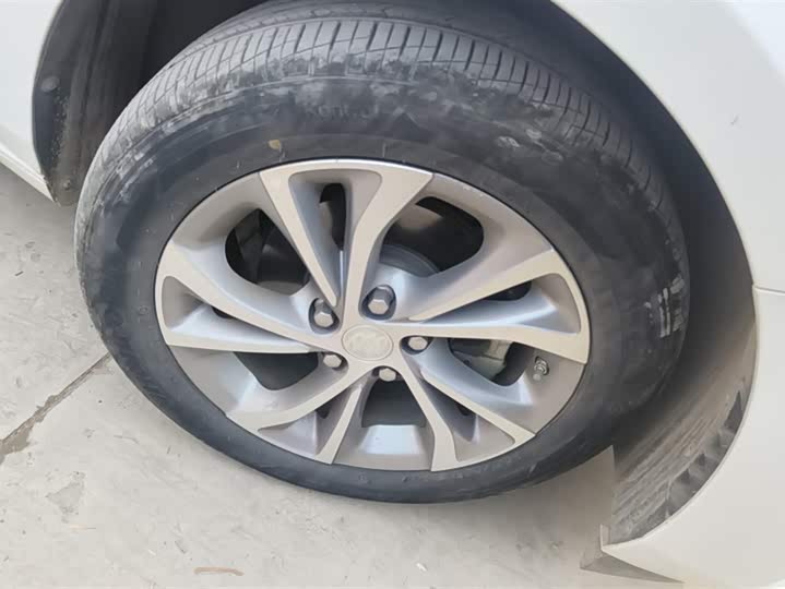 Фото 6 - Buick Verano