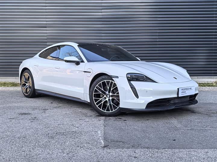 Фото 7 - Porsche Taycan