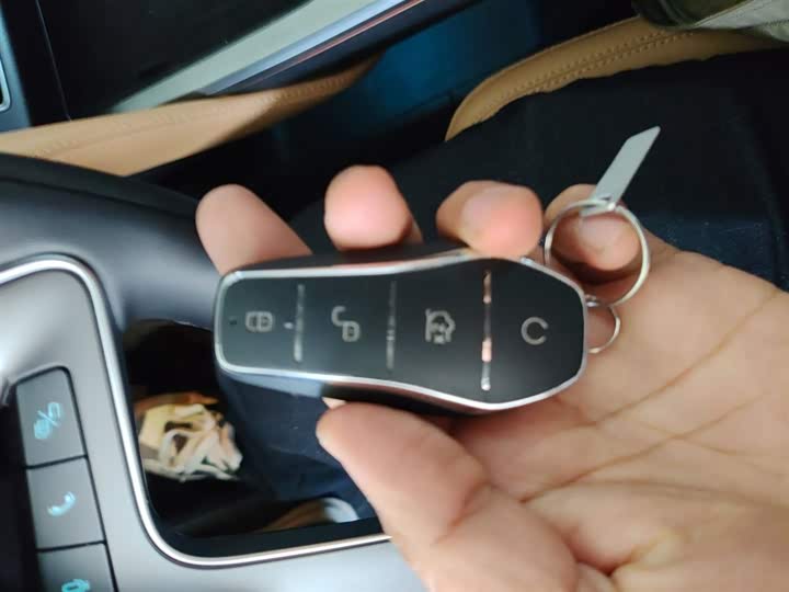 Фото 9 - BYD Song L DM-i Hybrid