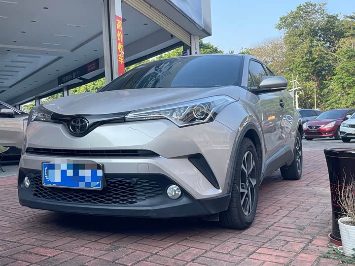 Фото 1 - Toyota C-HR
