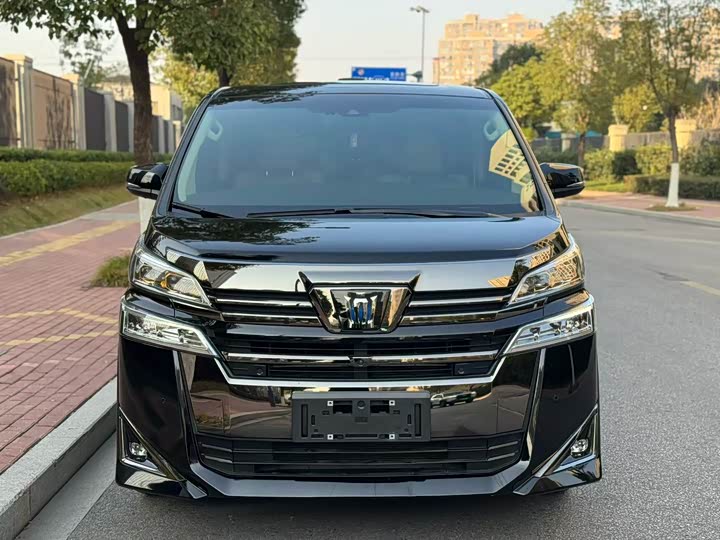 Фото 2 - Toyota Vellfire