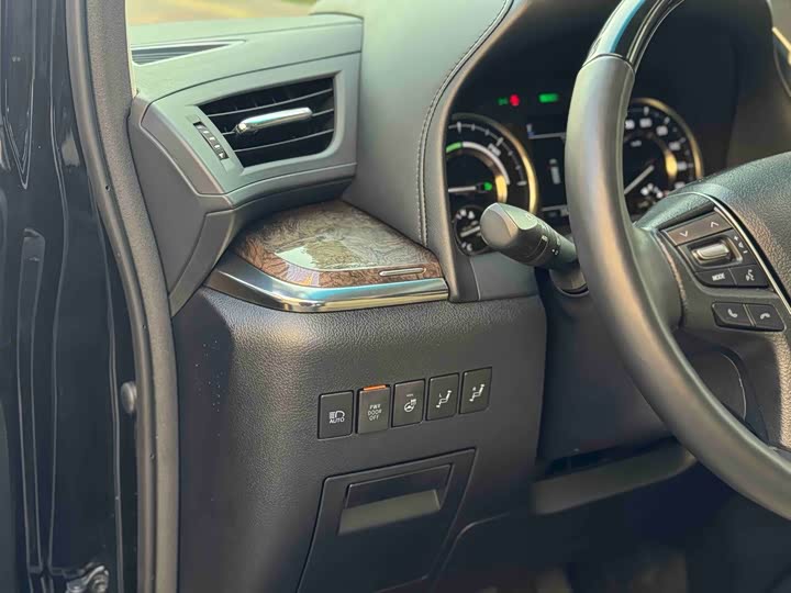 Фото 6 - Toyota Vellfire