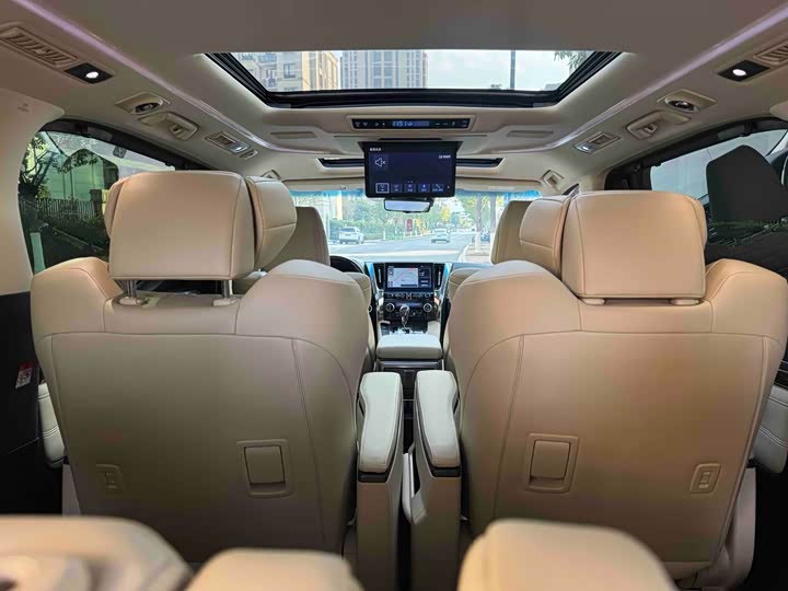 Фото 9 - Toyota Vellfire