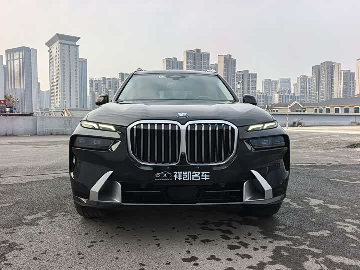 Фото 1 - BMW X7