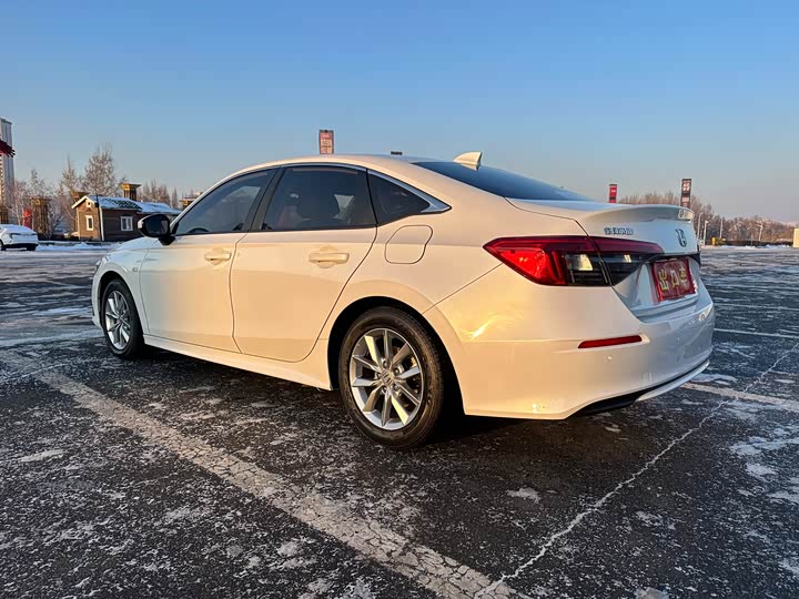 Фото 8 - Honda Civic