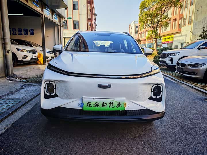 Фото 2 - Geely Geometry E Firefly