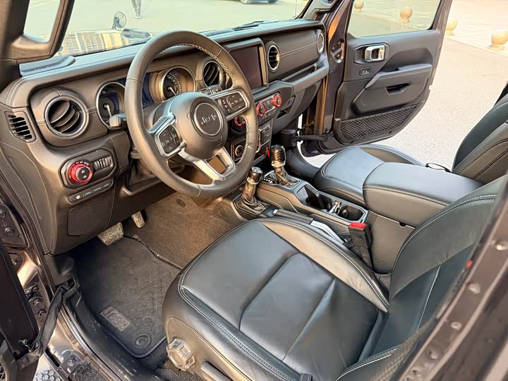 Фото 7 - Jeep Wrangler Hybrid