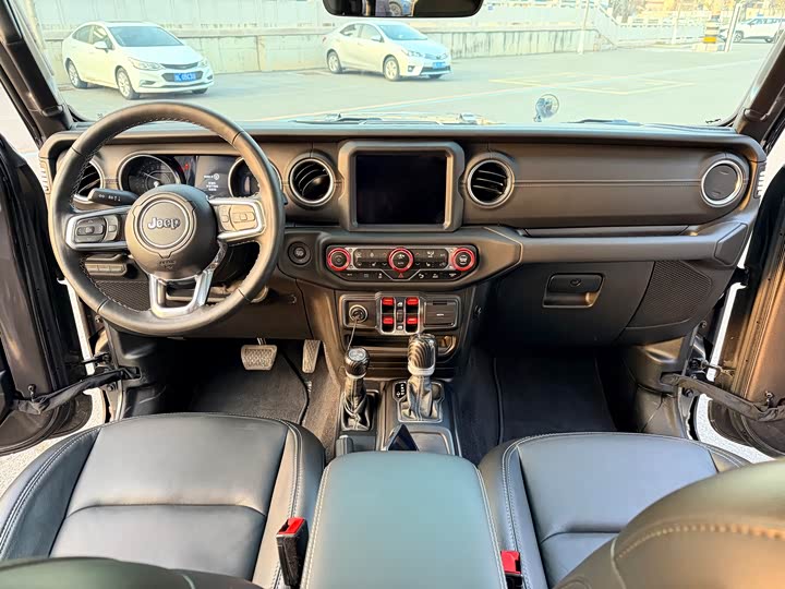 Фото 9 - Jeep Wrangler Hybrid