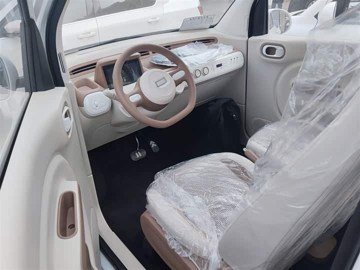 Фото 3 - Bestune Pony