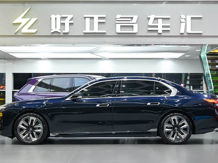 Фото 5 - BMW 7 Series