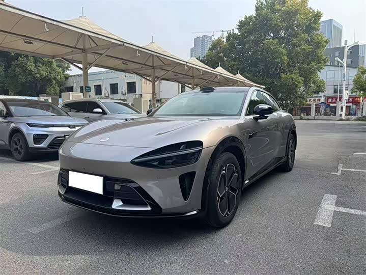 Фото 1 - Xiaomi YU7