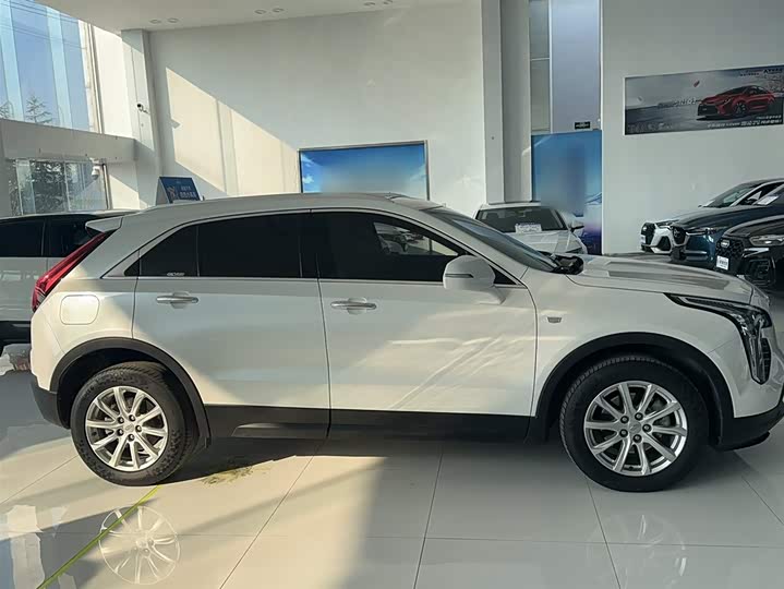 Фото 4 - Cadillac XT4