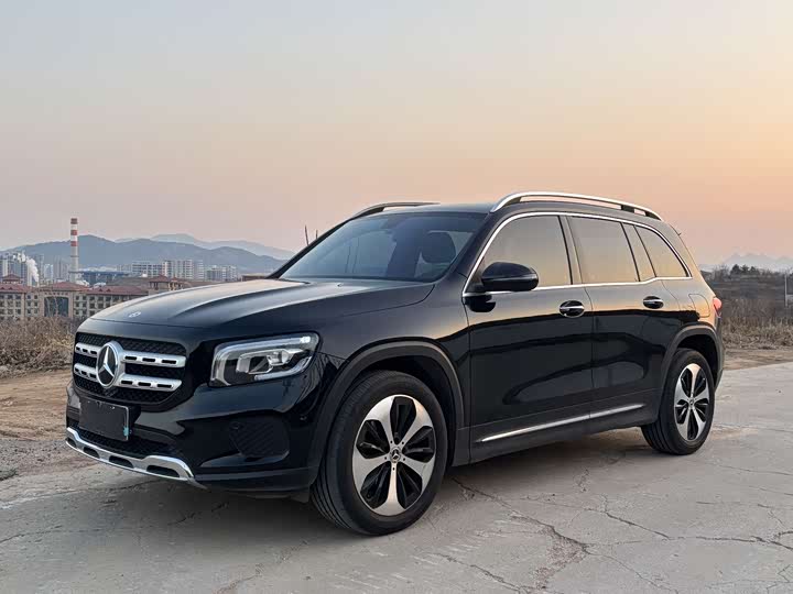 Фото 1 - Mercedes-Benz GLB-Class