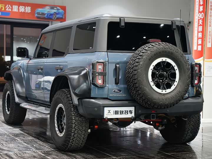 Фото 4 - Ford Bronco