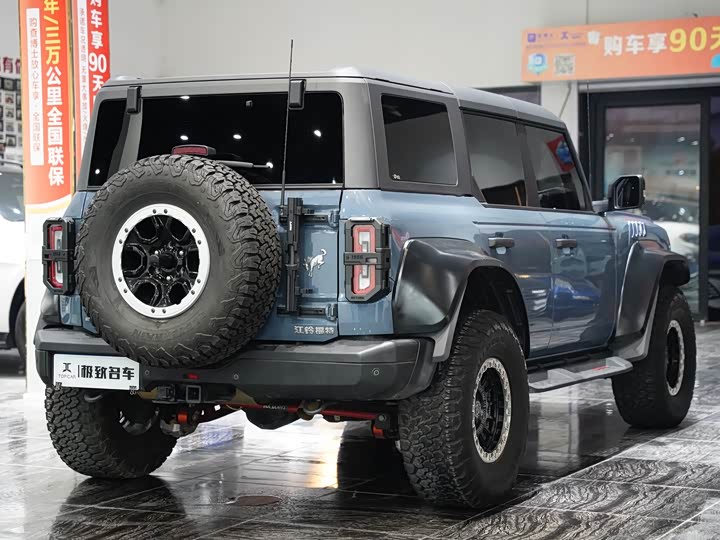 Фото 5 - Ford Bronco