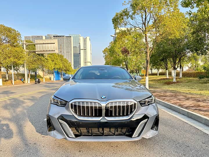 Фото 2 - BMW 5 Series