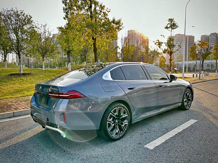 Фото 7 - BMW 5 Series