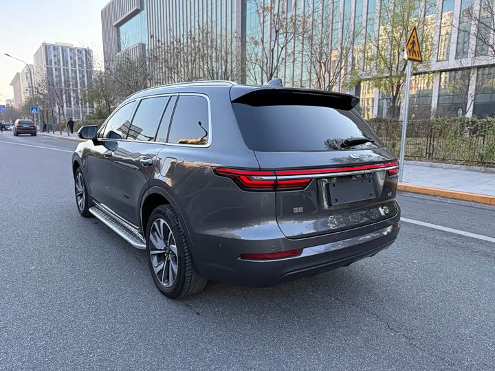 Фото 6 - LiXiang One