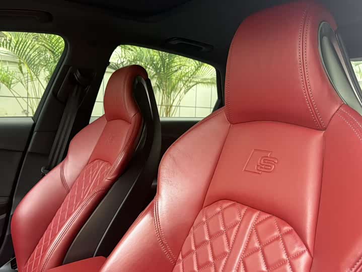 Фото 9 - Audi S4