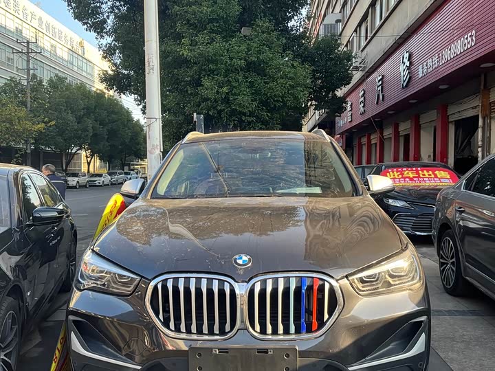 Фото 2 - BMW X1