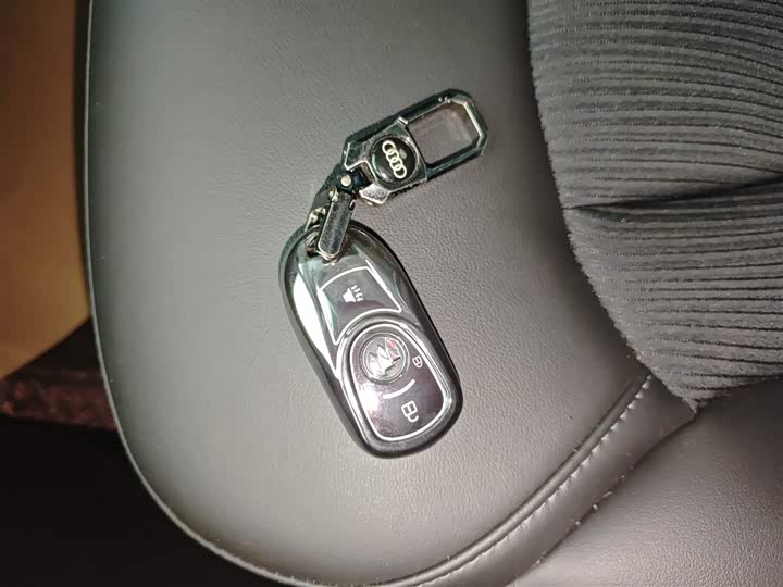 Фото 9 - Buick Envision Plus