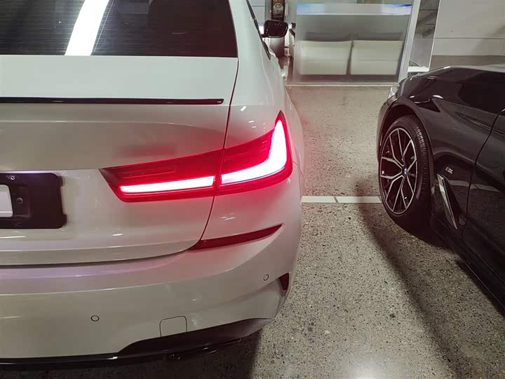 Фото 8 - BMW 3 Series