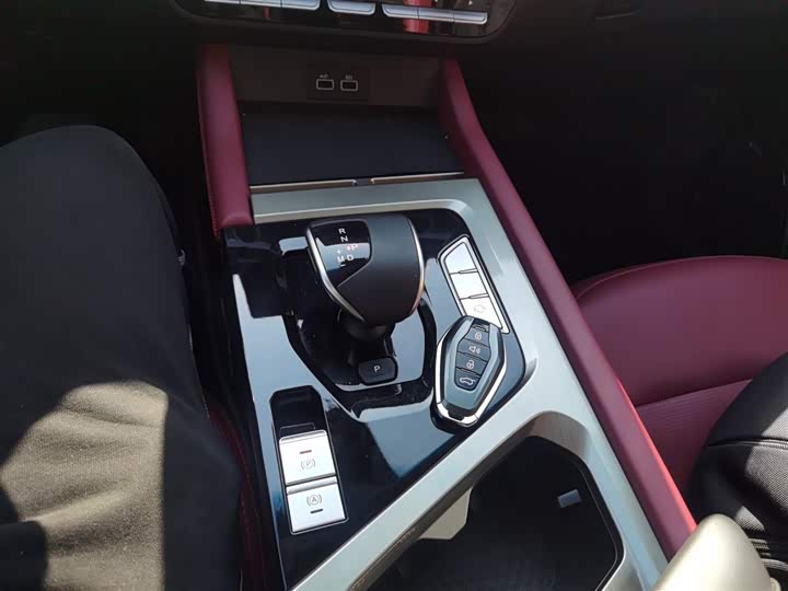 Фото 9 - Jetour X70