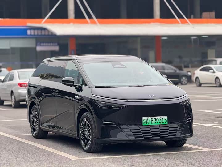 Фото 3 - XPeng X9