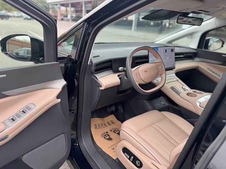 Фото 4 - XPeng X9