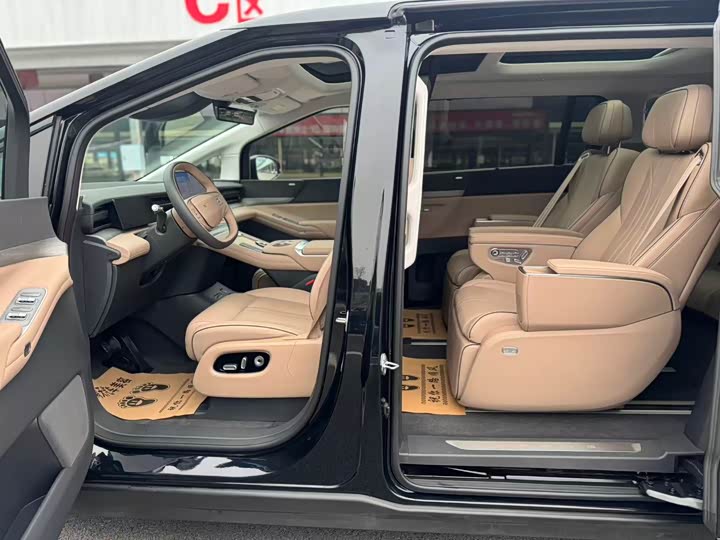 Фото 6 - XPeng X9