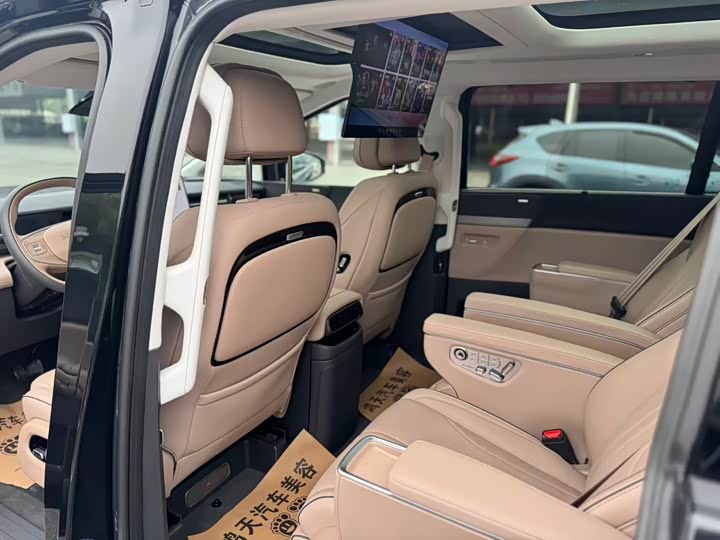 Фото 7 - XPeng X9