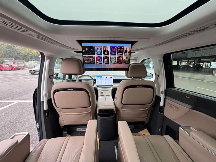 Фото 9 - XPeng X9