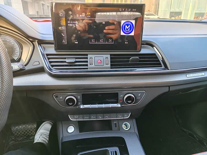 Фото 7 - Audi Q5L