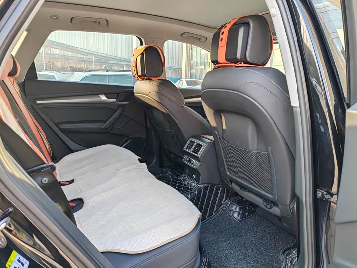 Фото 8 - Audi Q5L