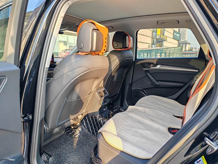 Фото 9 - Audi Q5L