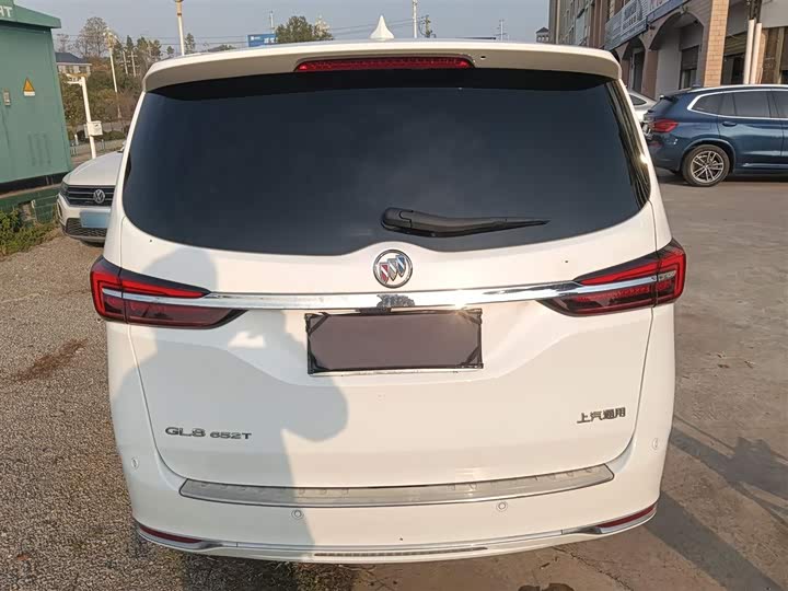 Фото 6 - Buick GL8 ES