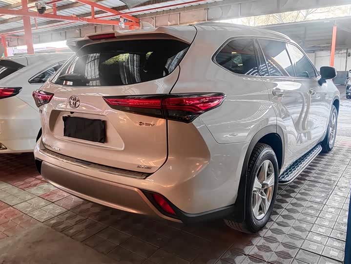 Фото 3 - Toyota Highlander