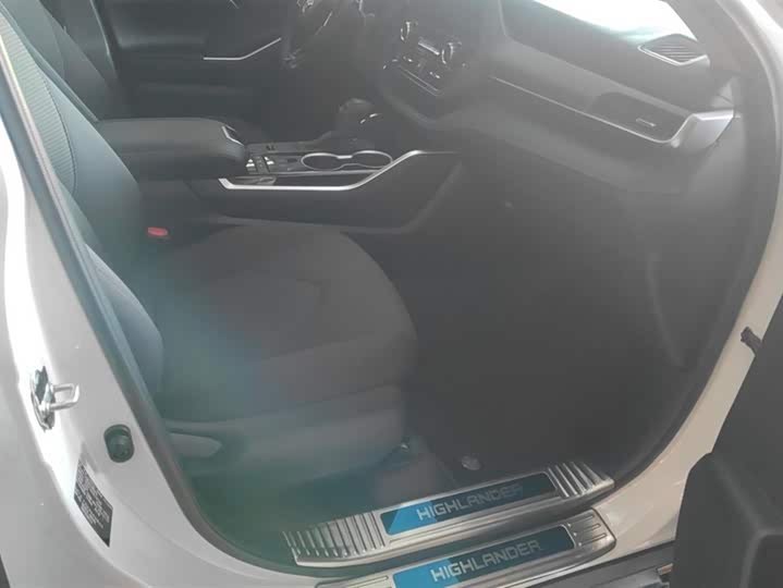 Фото 8 - Toyota Highlander