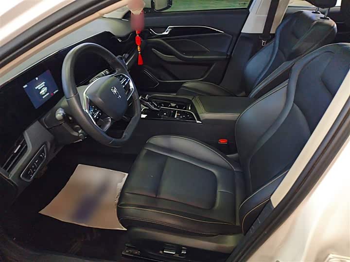 Фото 7 - Bestune B70