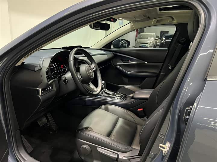 Фото 9 - Mazda CX-30