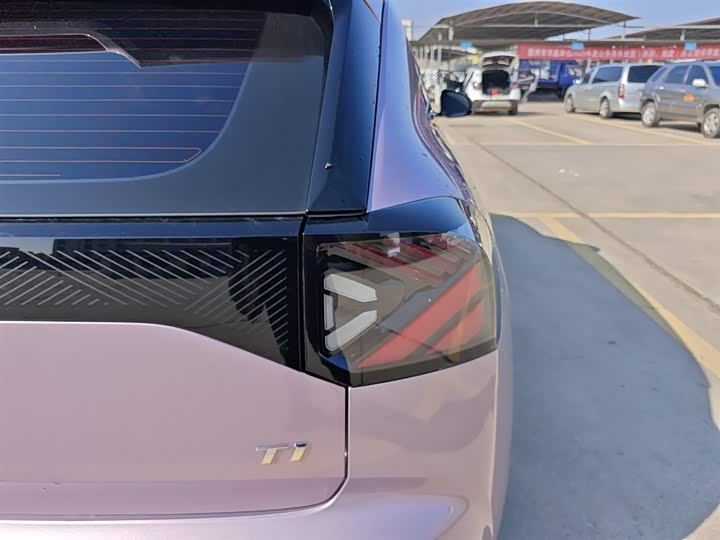 Фото 8 - BAIC Arcfox T1