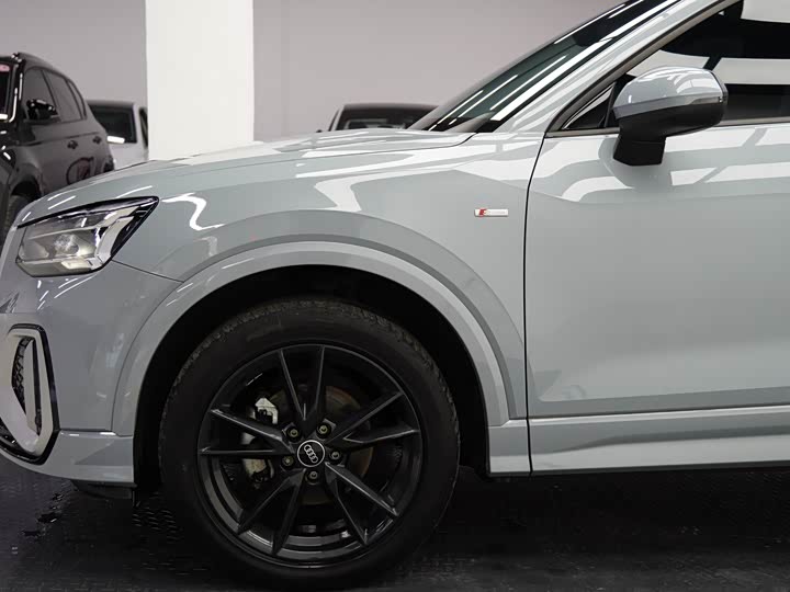 Фото 8 - Audi Q2L