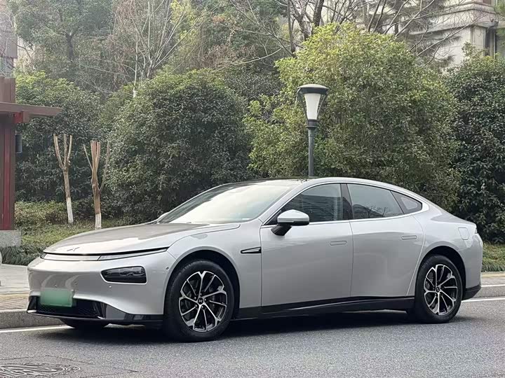 Фото 2 - XPeng P7