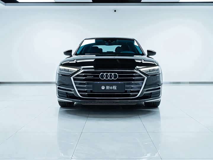 Фото 2 - Audi A8