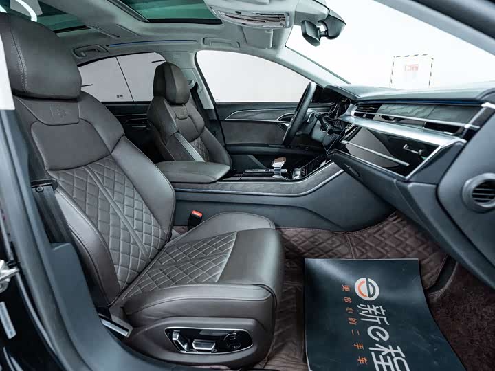 Фото 7 - Audi A8