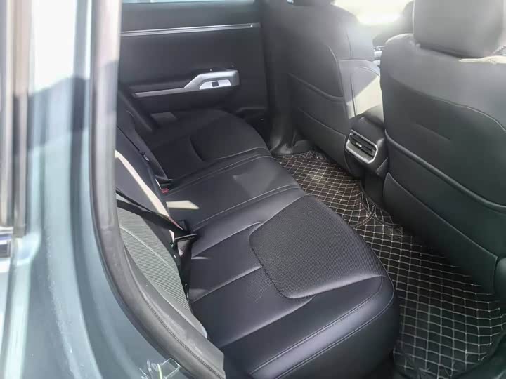 Фото 9 - Changan Deepal G318