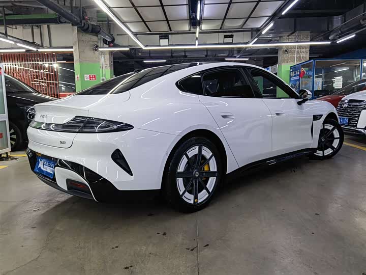 Фото 6 - Xiaomi SU7